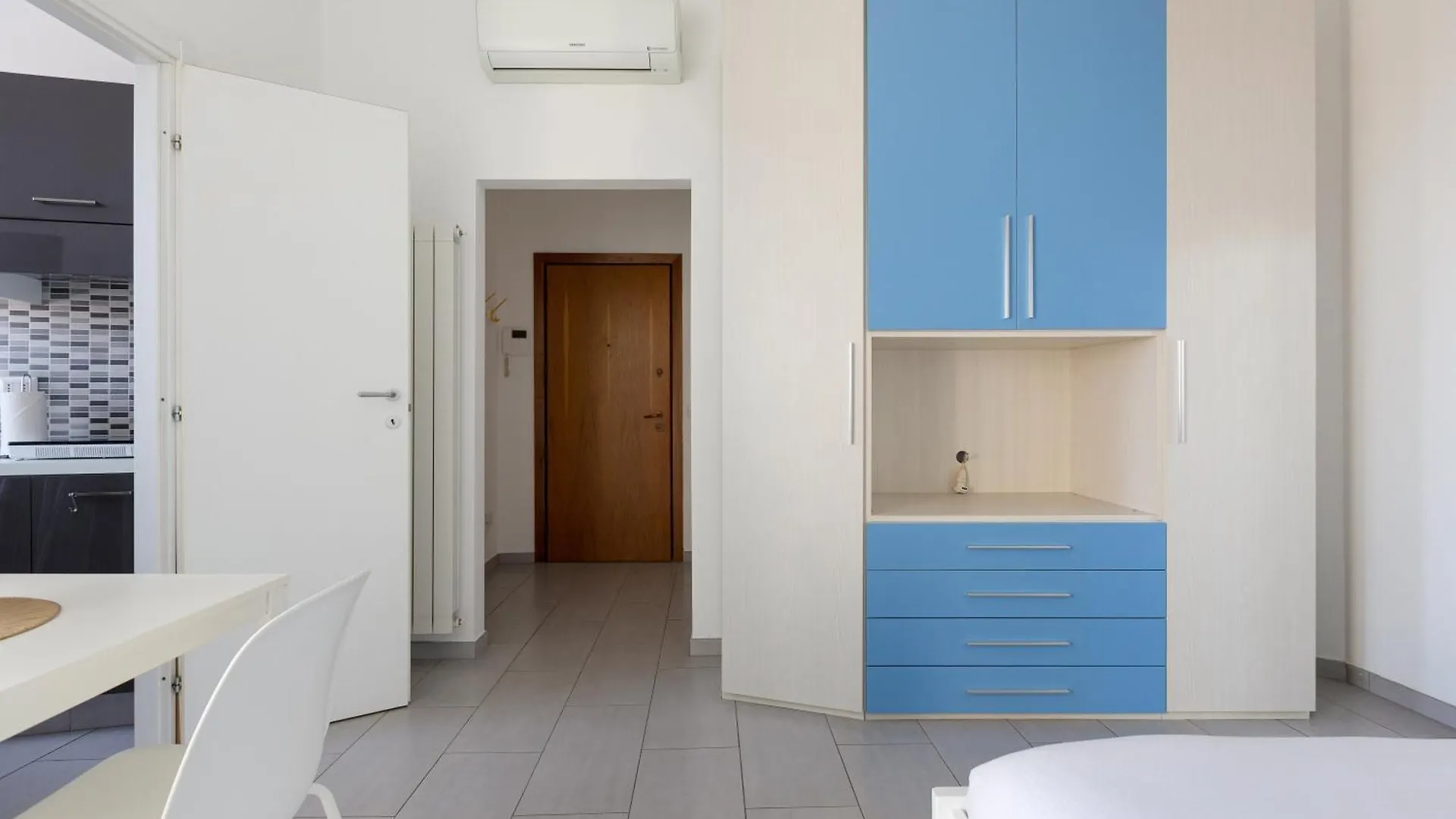 Bande Nere Mm1 - Modern Studio With Balcony! Milão Itália