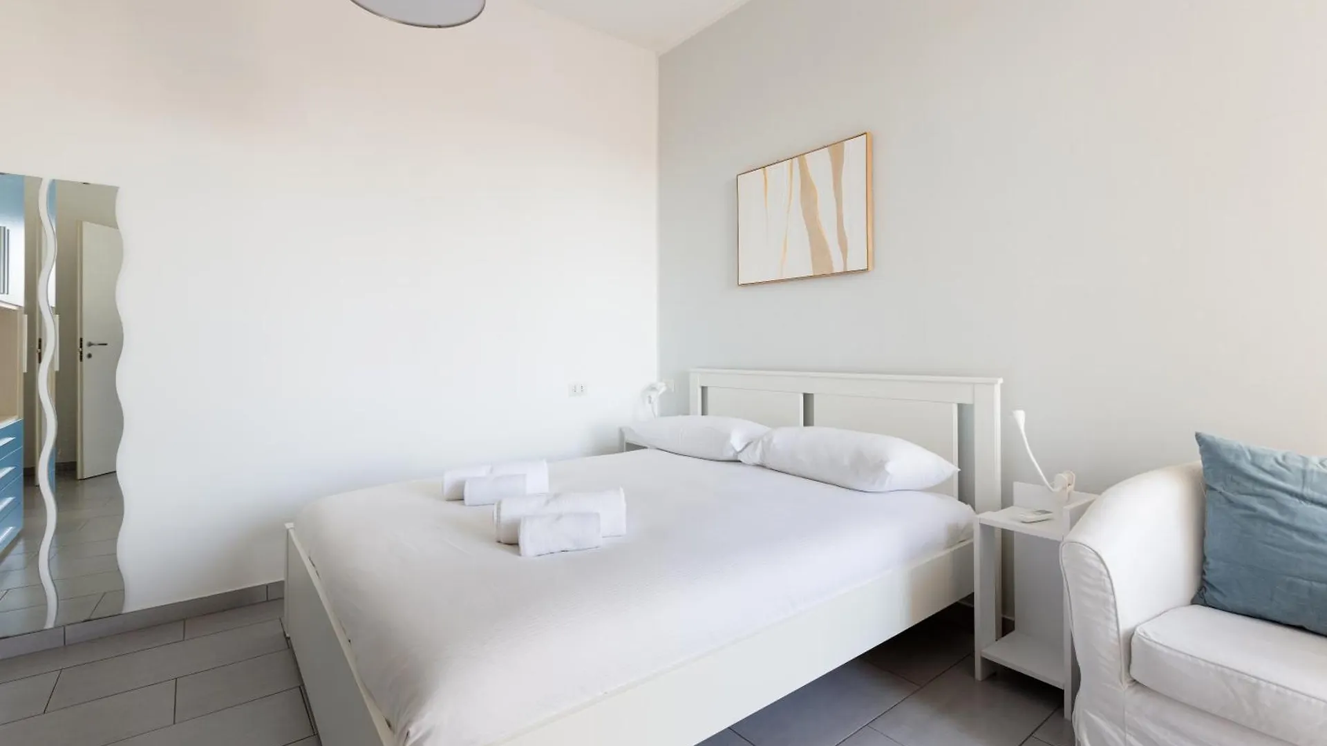 Bande Nere Mm1 - Modern Studio With Balcony! Milão Itália