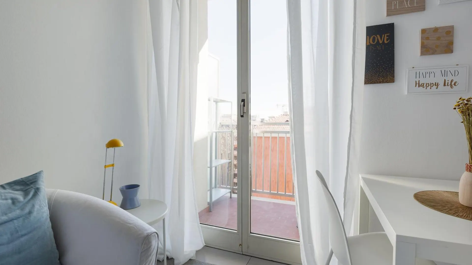 Bande Nere Mm1 - Modern Studio With Balcony! Milão
