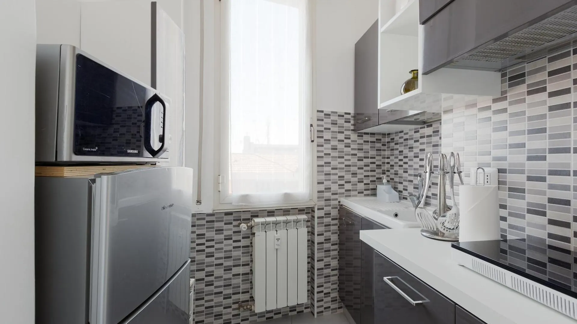 Apartamento Bande Nere Mm1 - Modern Studio With Balcony! Milão Itália